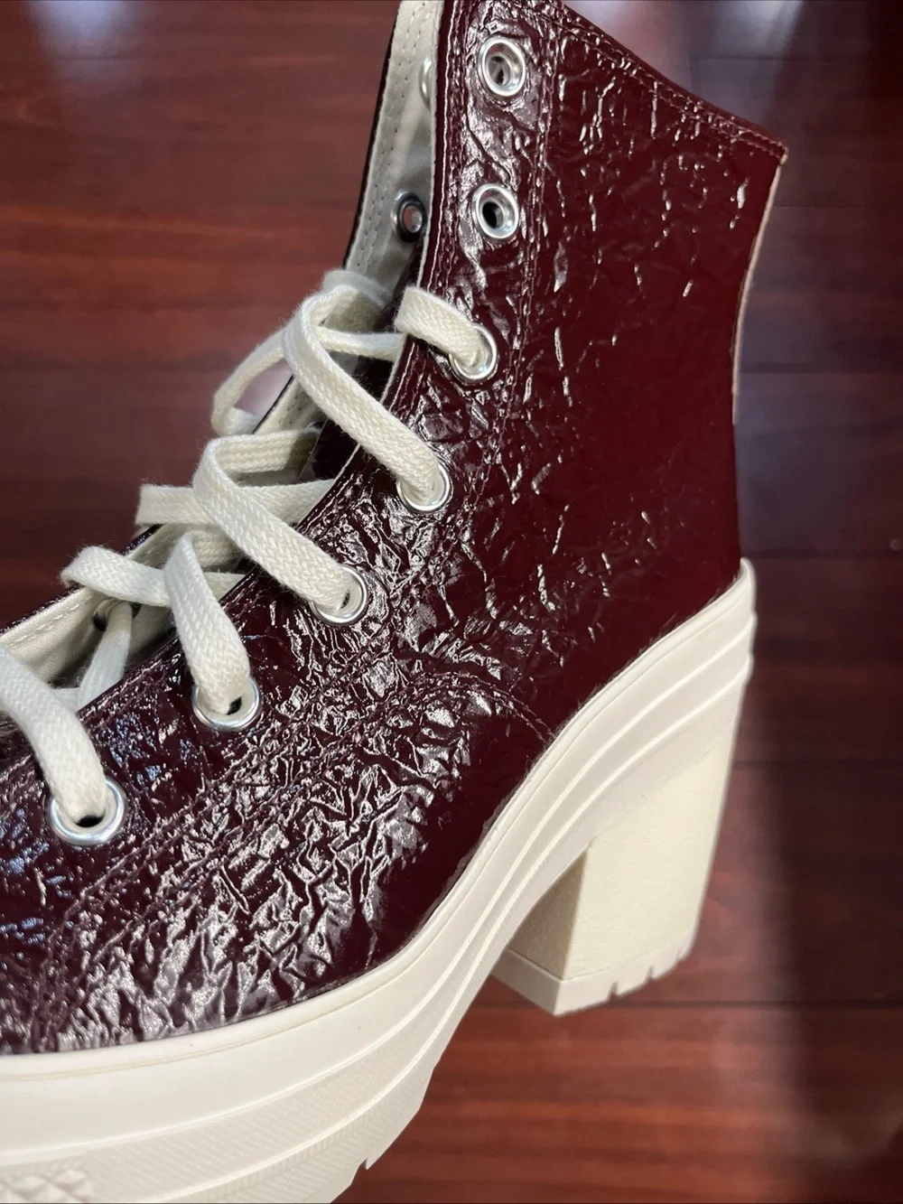 Womens 9.5 Converse Chuck 70 De Luxe Heel Crinkle Leather Boot HALF BOX A13387C